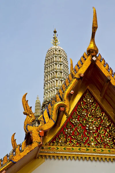 Asia thailand en palacios soleados cielo y colores —  Fotos de Stock