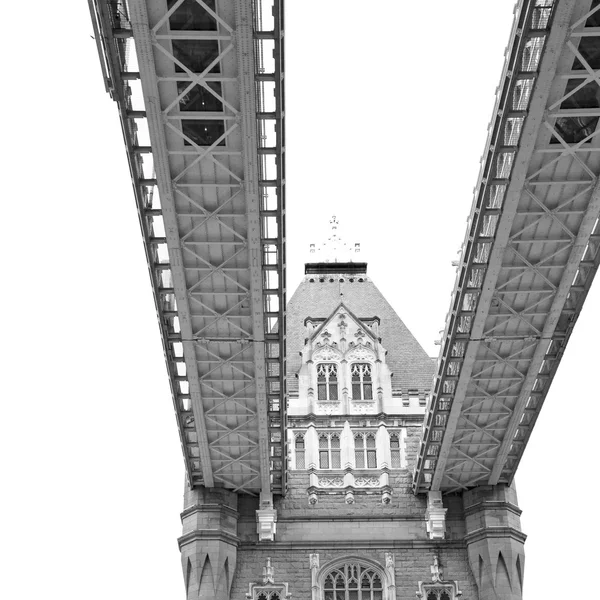 Torre de Londres em Inglaterra ponte velha e o céu nublado — Fotografia de Stock