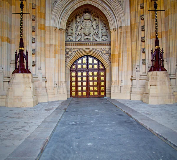 Parlement in Londen oude kerkdeur en marmeren antieke muur — Stockfoto