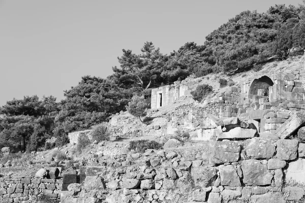 Ruines pierre et théâtre dans antalya arykanda dinde asie ciel un — Photo