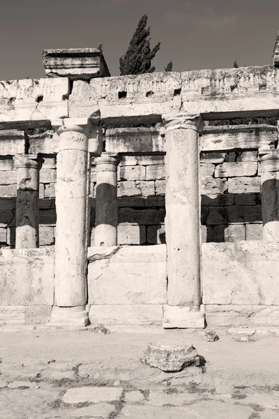 Et l'histoire du temple romain pamukkale vieille construction en as — Photo