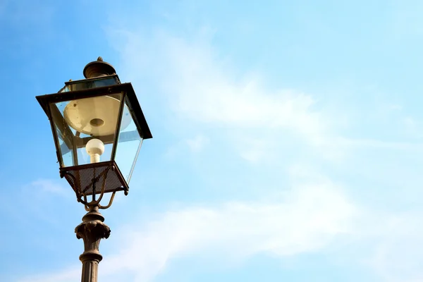 No céu de itália lanterna e iluminação — Fotografia de Stock