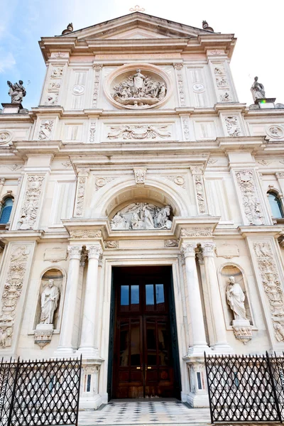 Exterieur in Italië Europa Milaan religie en zonlicht — Stockfoto