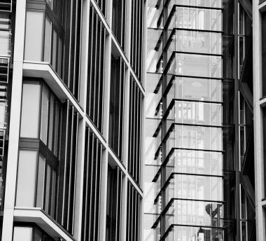 Londra şehri ev ve ofis gökdelen boğa içinde pencere eşiği