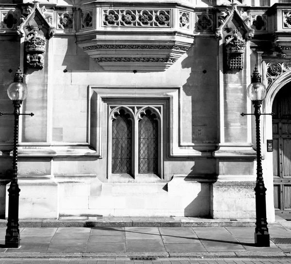 Velho em londres histórico parlamento vidro janela structu — Fotografia de Stock