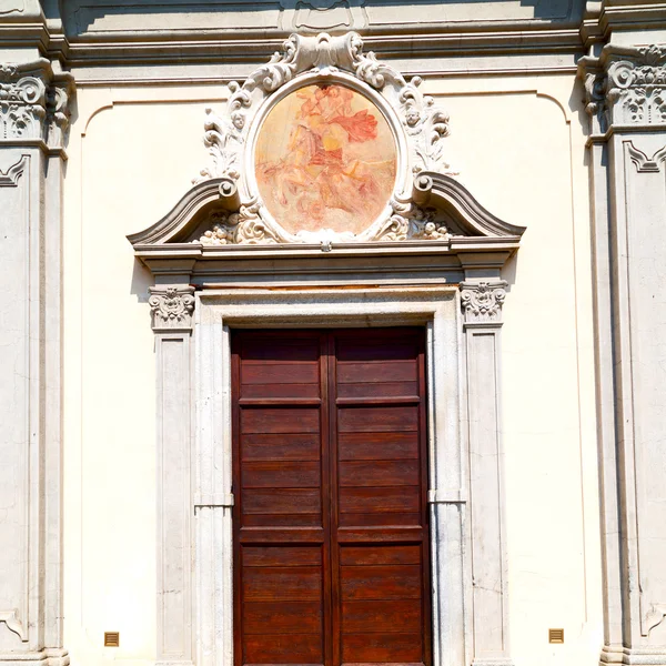 Detalle en muro puerta italia terreno europa arquitectura y madera th — Foto de Stock