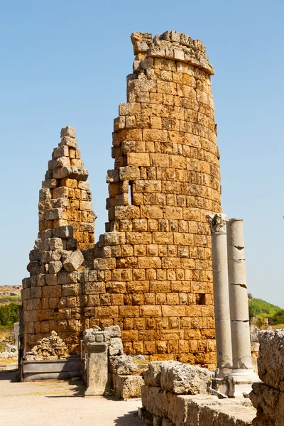 Perge oude in Azië en de Romeinse tempel — Stockfoto