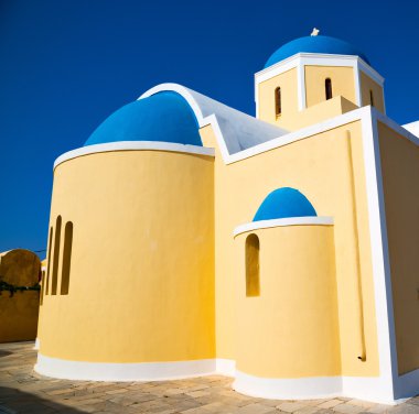 Santorini Yunanistan eski yapılar ve gökyüzü