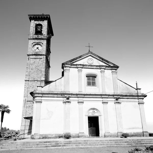 De oude architectuur monument in Italië Europa Milaan religie een — Stockfoto