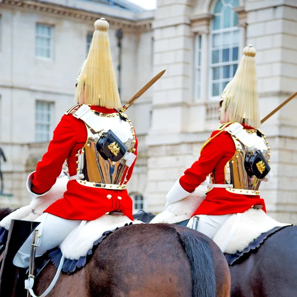 В лондонской английской лошади и кавалерии для королевы — стоковое фото