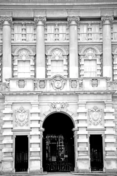 Alte konstruktion in england europa london wall antik und licht — Stockfoto