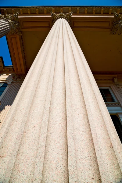 Abstrakte alte Säule im Marmorziegel — Stockfoto