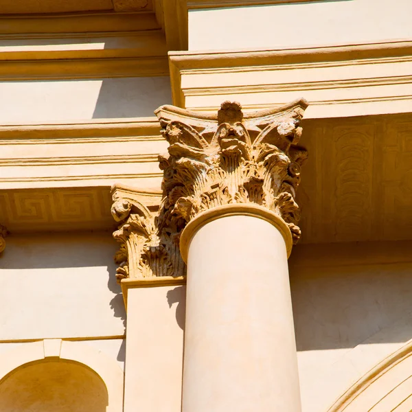 Abstrakte alte Säule im Land Europa Italien und Marmor — Stockfoto