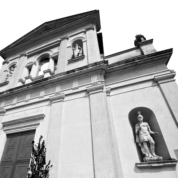 Monumento arquitetura antiga em itália europa milan religião a — Fotografia de Stock