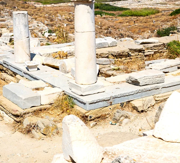 Busch in delos griechenland die historische Akropolis und alte Ruine sitzen — Stockfoto