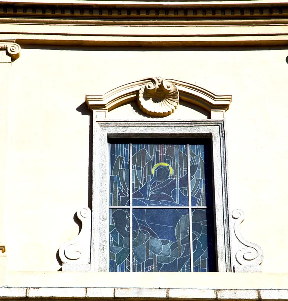 Aumentou janela Itália lombardia no campo tijolo fechado — Fotografia de Stock