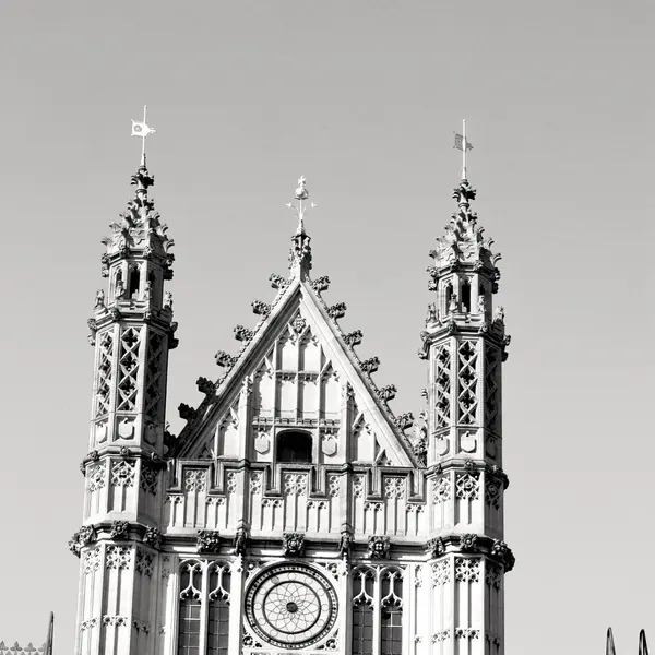 Em londres velho histórico parlamento vidro janela structur — Fotografia de Stock