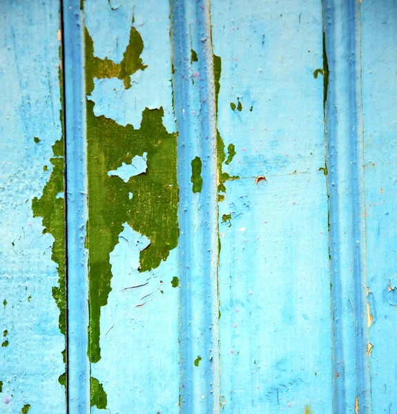 Bisagras azules morocco oxidado en África la antigua faca de madera — Foto de Stock