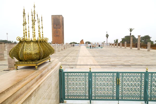 En África viejo monumento romano deteriorado y si — Foto de Stock