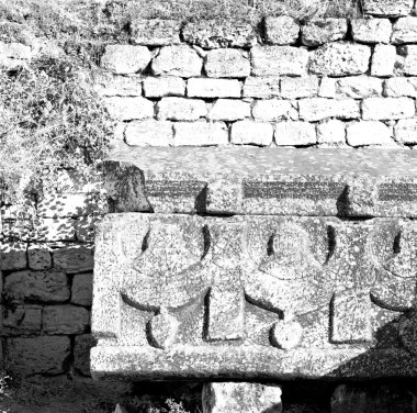 eski inşaat sütun ve Roma Tapınağı geçmiş pamukkal