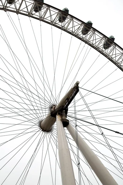 London eye in  white clouds — Stock Photo, Image
