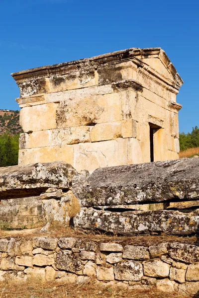 Und die Pamukkale asia Truthahnkolonne — Stockfoto