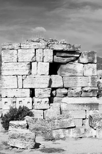 I rzymskiej świątyni historia pamukkale stara budowla w jako — Zdjęcie stockowe
