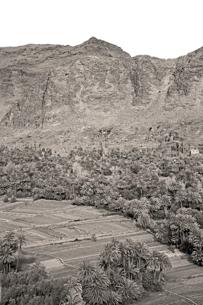 Em todra gorge morocco áfrica e aldeia — Fotografia de Stock