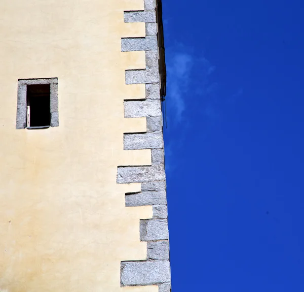 Lombardy italien varese abstrakte wand einer kirche gebrochen — Stockfoto