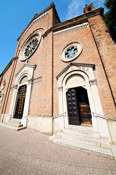 Alte Architektur im Sonnenlicht der Mailänder Religion — Stockfoto