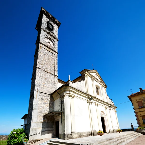 Monumento arquitectura antigua en italia europa milan religion a — Foto de Stock