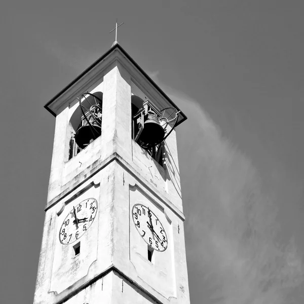 Monumento torre dell'orologio in italia europa vecchia pietra e campana — Foto Stock