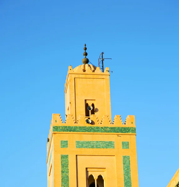 Historie v maroc Afrika minaret náboženství a modrá obloha — Stock fotografie