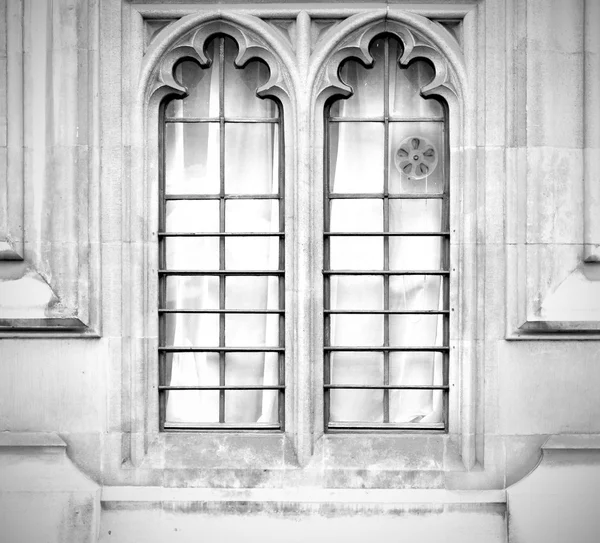 Velho em londres histórico parlamento vidro janela structu — Fotografia de Stock