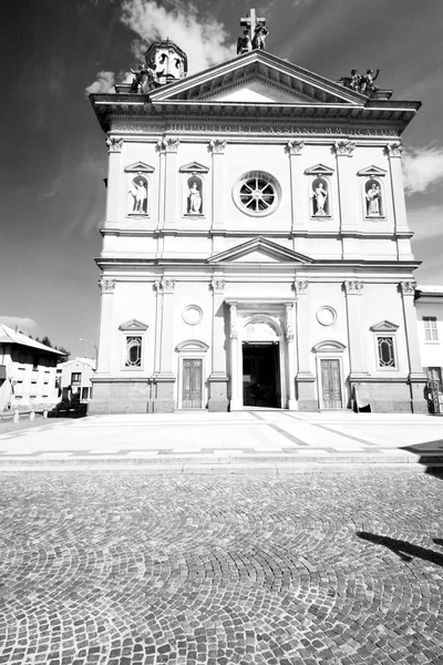 Arquitectura medieval antigua en italia europa milan religion a — Foto de Stock