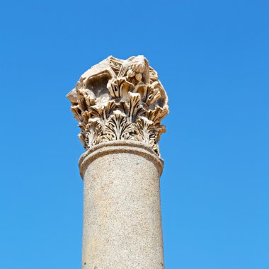 eski tapınak ve Efes Antik tiyatroda sütun olarak antalya Türkiye