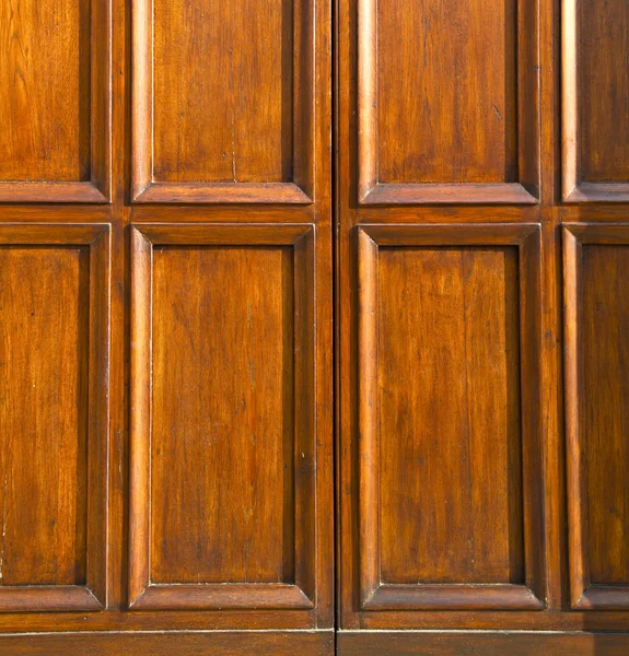 En mozzate oxidado puerta curch cerrado metal madera italia milan — Foto de Stock