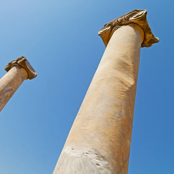 Columna en templo viejo y teatro en pavo del ephesus antalya como — Foto de Stock