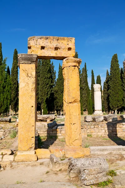 E o templo romano — Fotografia de Stock
