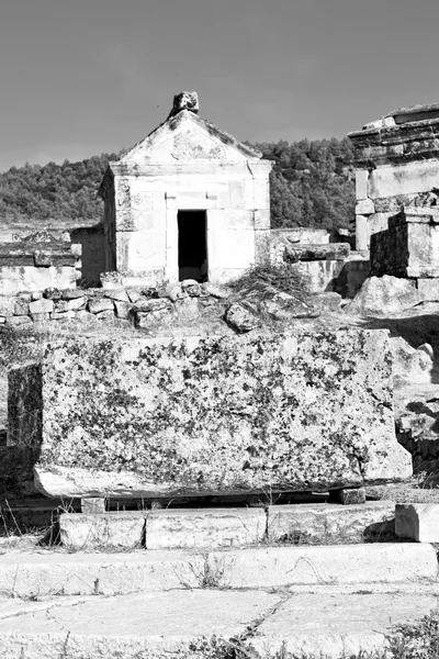 Geçmiş pamukkale eski yapılar Asya Türkiye'de sütun — Stok fotoğraf