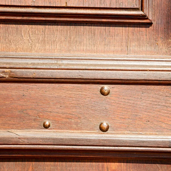 Porta in italia antico legno antico e texture trasdittiva chiodo — Foto Stock