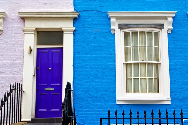 Notting Hill in London vorstädtische Wand Tür — Stockfoto