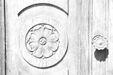 İtalya ancian ahşap ve geleneksel boya kapı elimden  