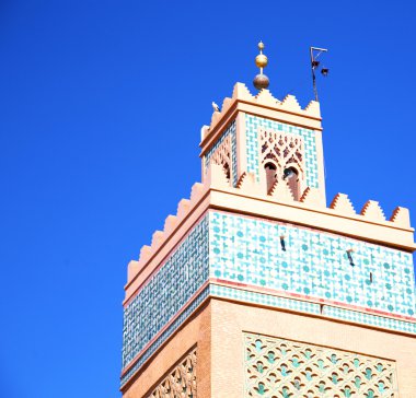 geçmiş maroc Afrika Minare din ve mavi gökyüzü