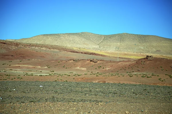 Vale em África terreno isolado colina — Fotografia de Stock