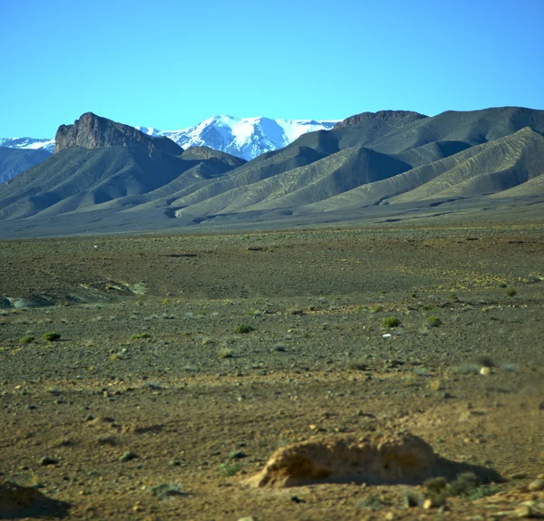 在非洲摩洛哥阿特拉斯干燥山地面谷山 — 图库照片