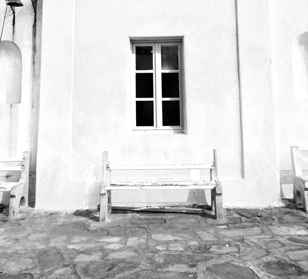 Mykonos arquitectura antigua asiento de fondo blanco —  Fotos de Stock