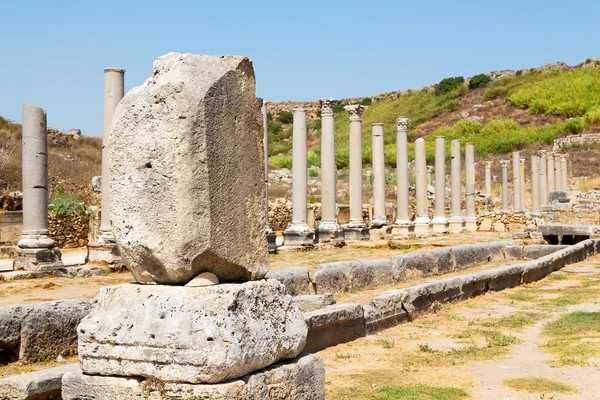 In  perge old construction asia  the column  and   temple — Stock Photo, Image