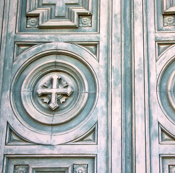 İtalya ancian ahşap ve tradit çapraz geleneksel kapı — Stok fotoğraf