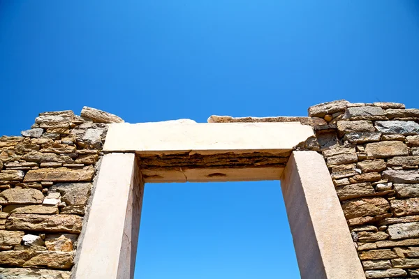 Arqueologia na porta acrópole e velha ruína — Fotografia de Stock